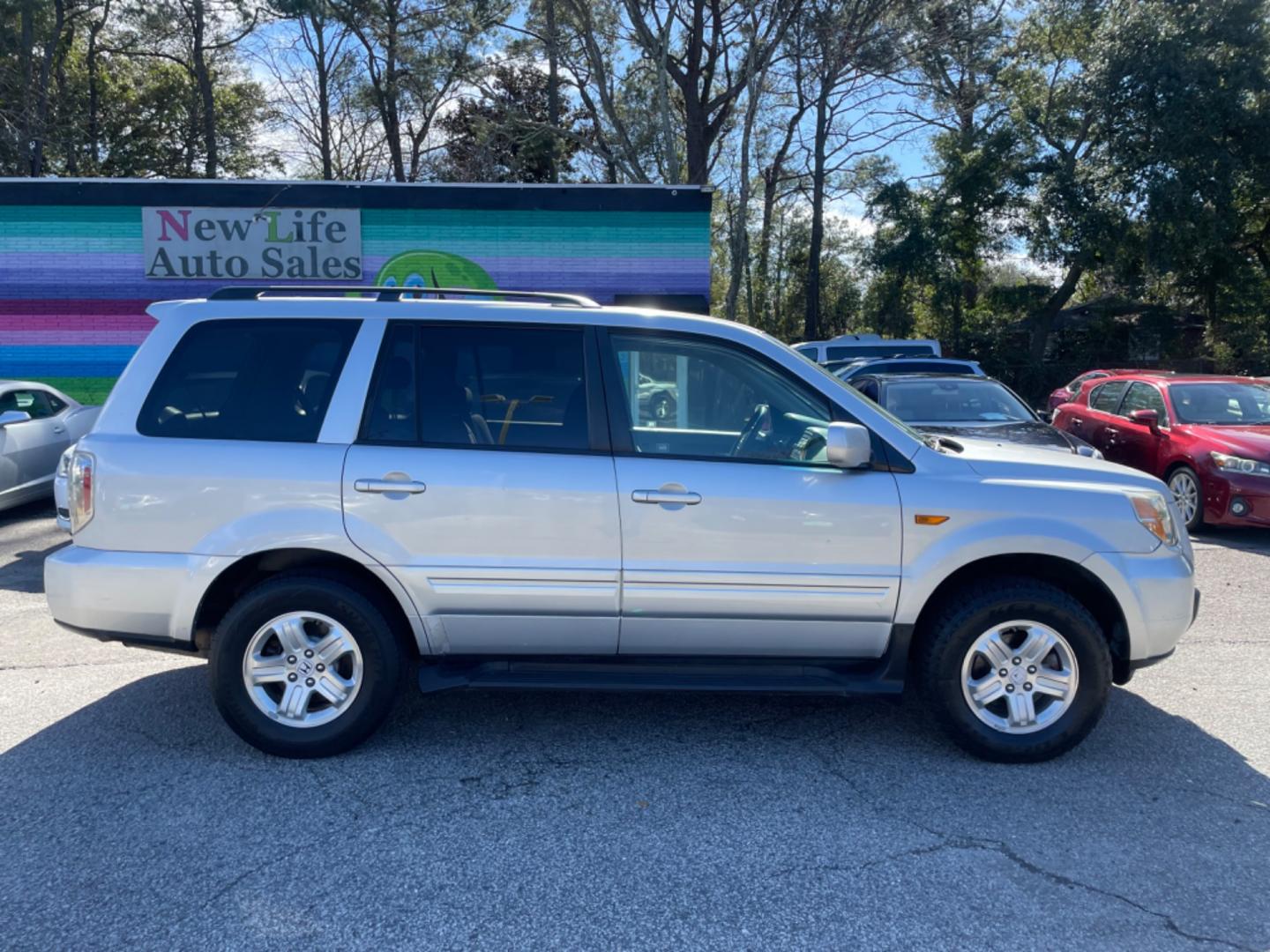 2008 SILVER HONDA PILOT VP (5FNYF18258B) with an 3.5L engine, Automatic transmission, located at 5103 Dorchester Rd., Charleston, SC, 29418-5607, (843) 767-1122, 36.245171, -115.228050 - Photo#7